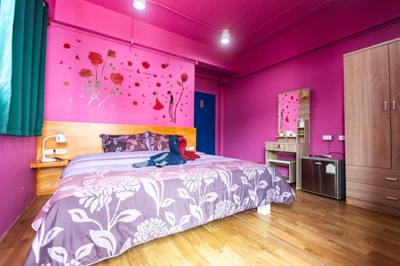 Firefly Phuket Hotel Patong Exterior foto