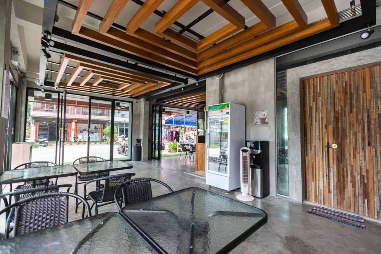 Firefly Phuket Hotel Patong Exterior foto